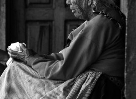 B&W old woman with fruit